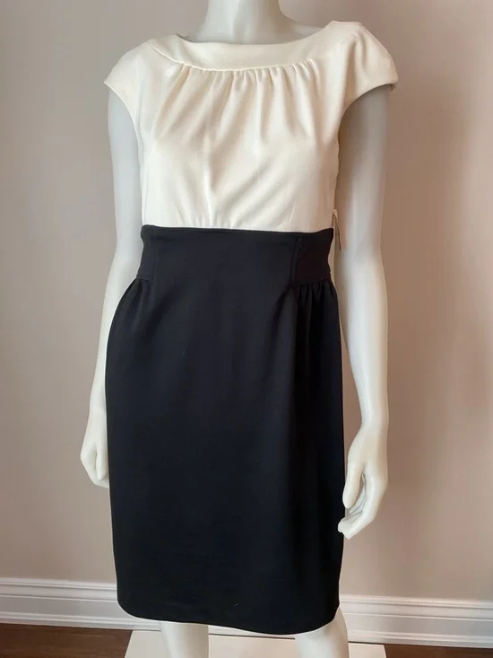 Dressbarn Two-Tone  Dress - Picture 2 of 8